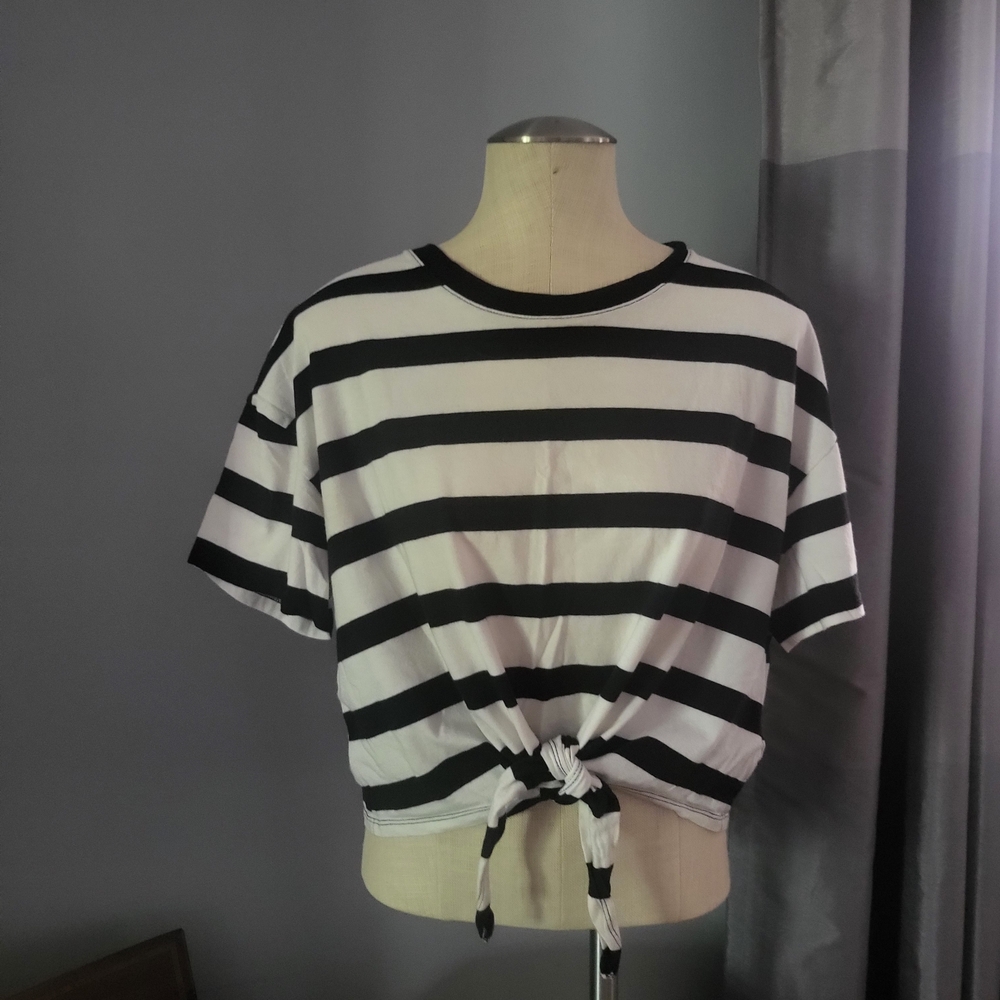 Levi's Black and White Striped Short Sleeve Tee